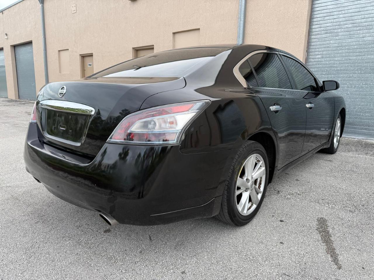 Nissan Maxima 4dr Sdn V6 CVT 3.5 S 2012