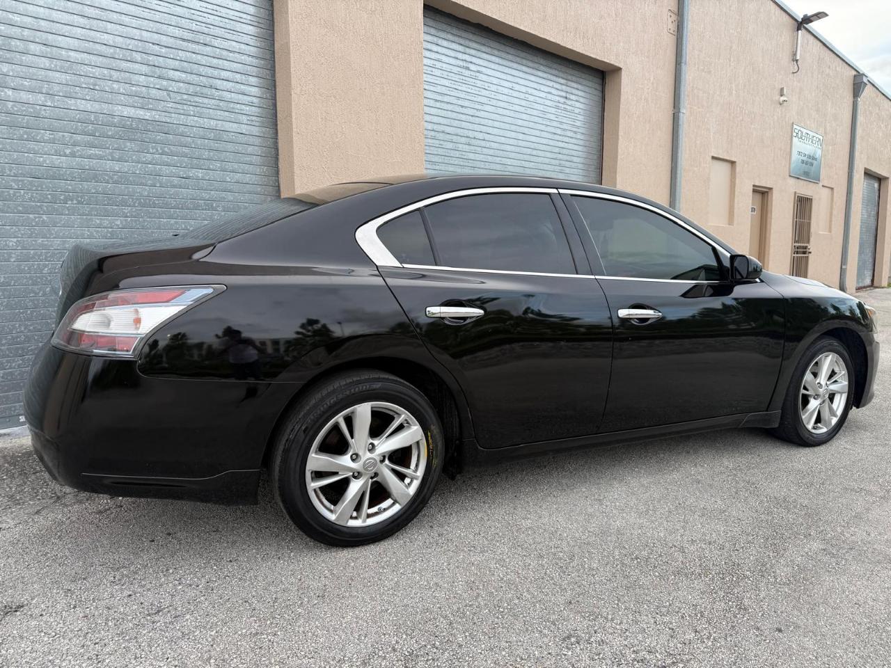 Nissan Maxima 4dr Sdn V6 CVT 3.5 S 2012