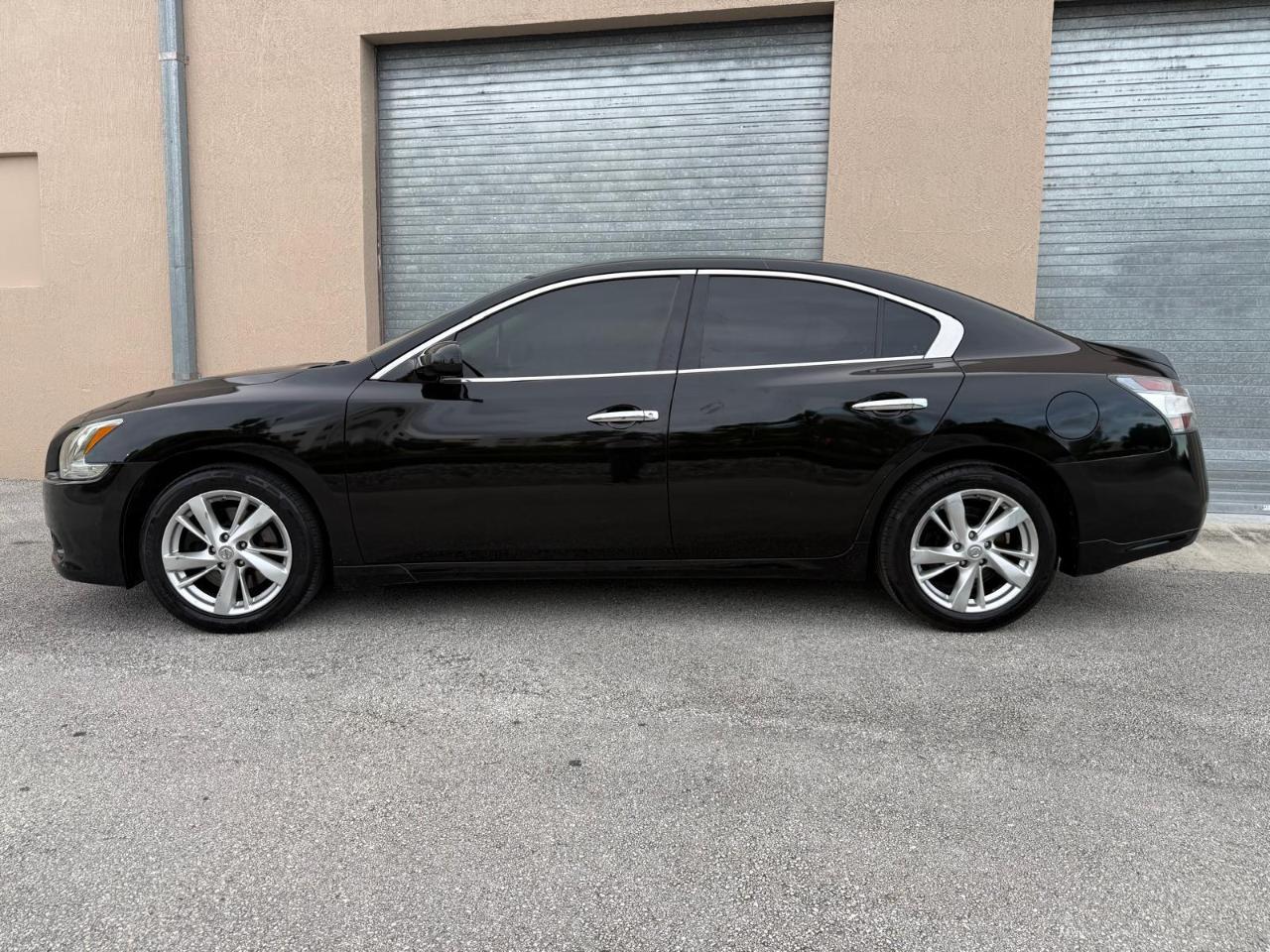 Nissan Maxima 4dr Sdn V6 CVT 3.5 S 2012