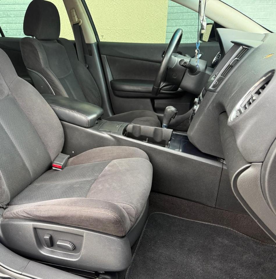 Nissan Maxima 4dr Sdn V6 CVT 3.5 S 2012