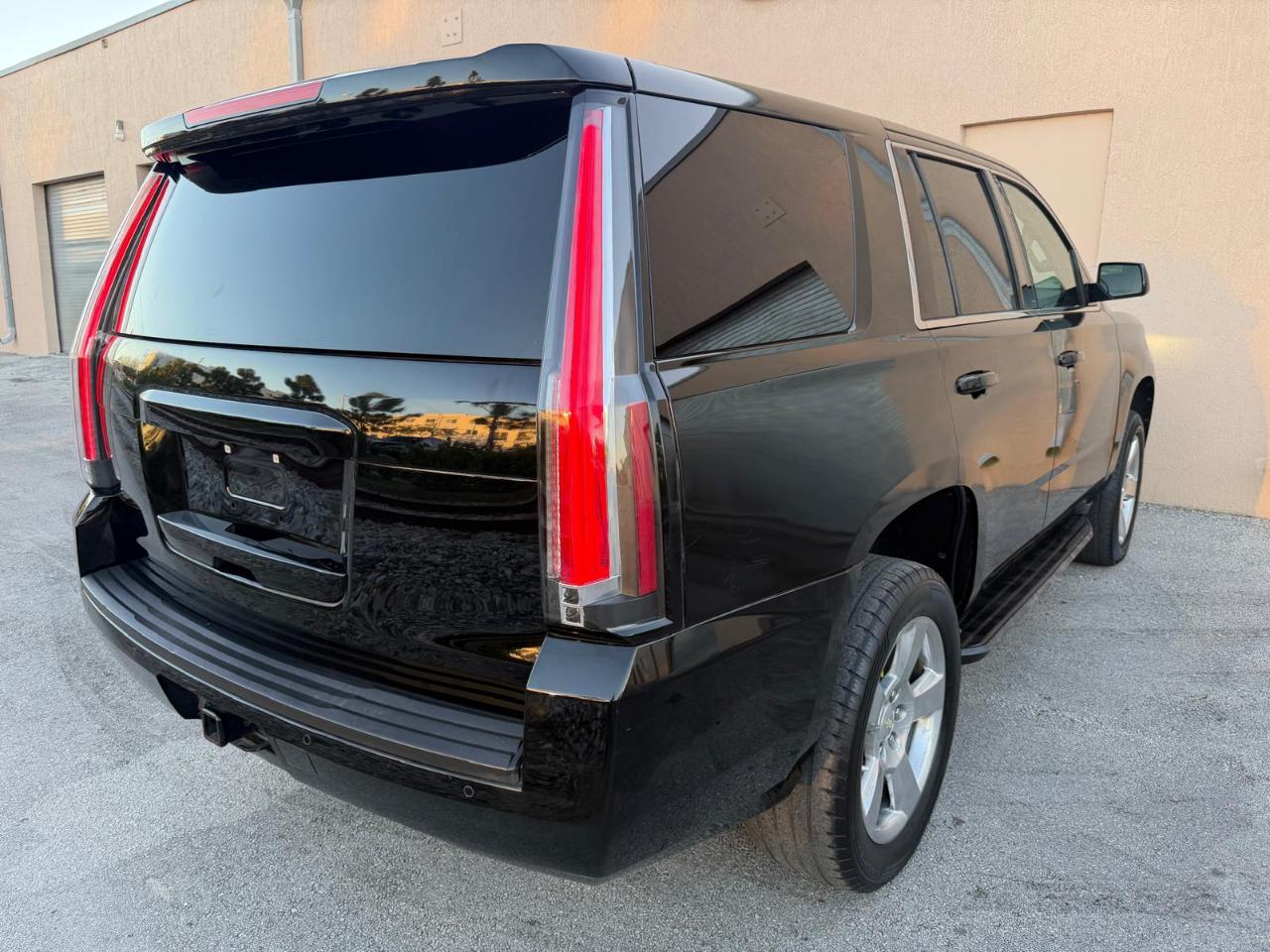 Chevrolet Tahoe 2WD 4dr LS 2015