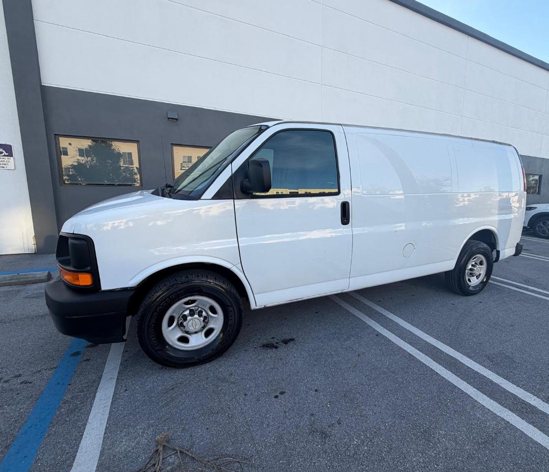 Chevrolet Express Cargo Van RWD 2500 135" 2012
