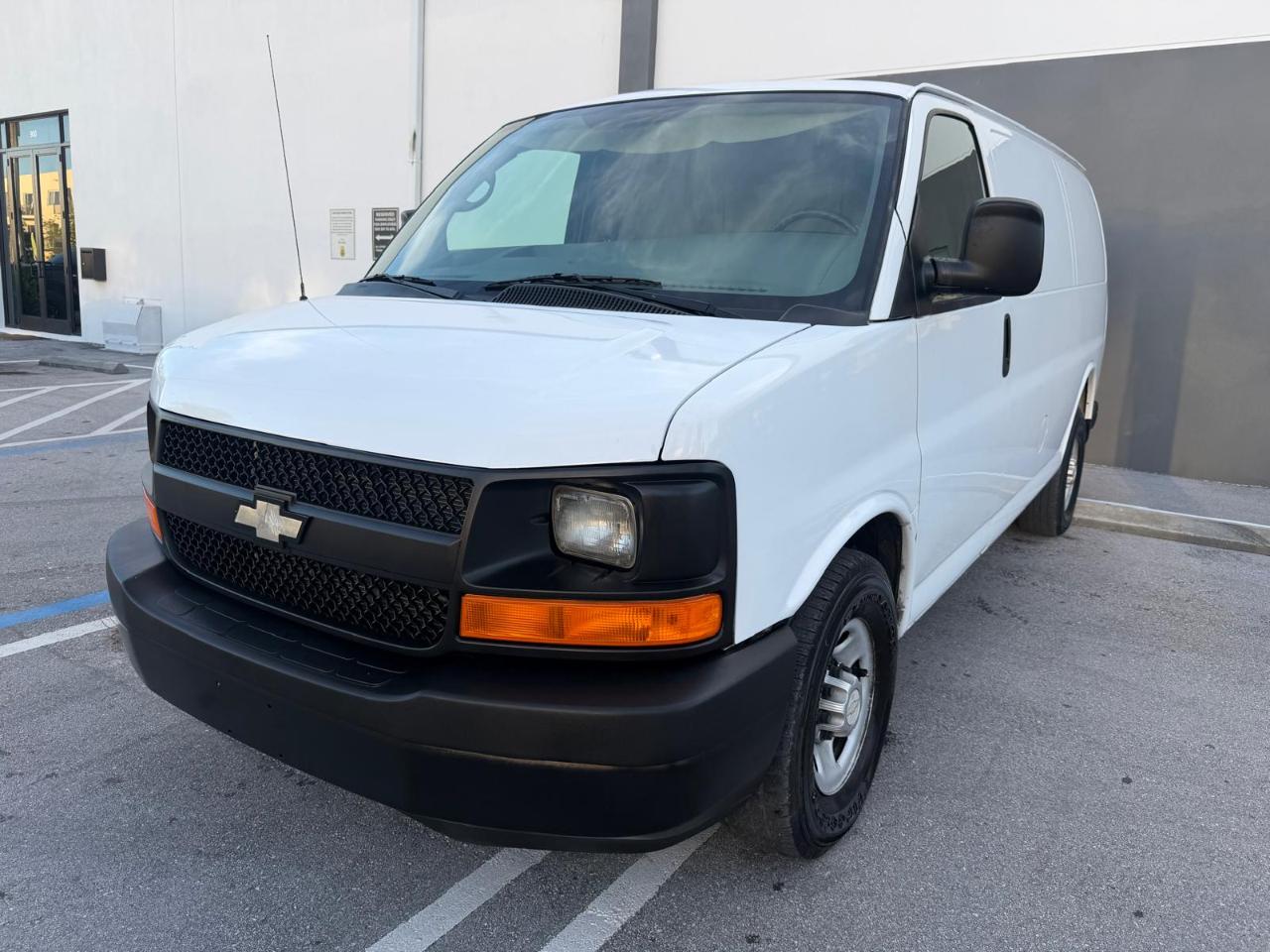 Chevrolet Express Cargo Van RWD 2500 135" 2012