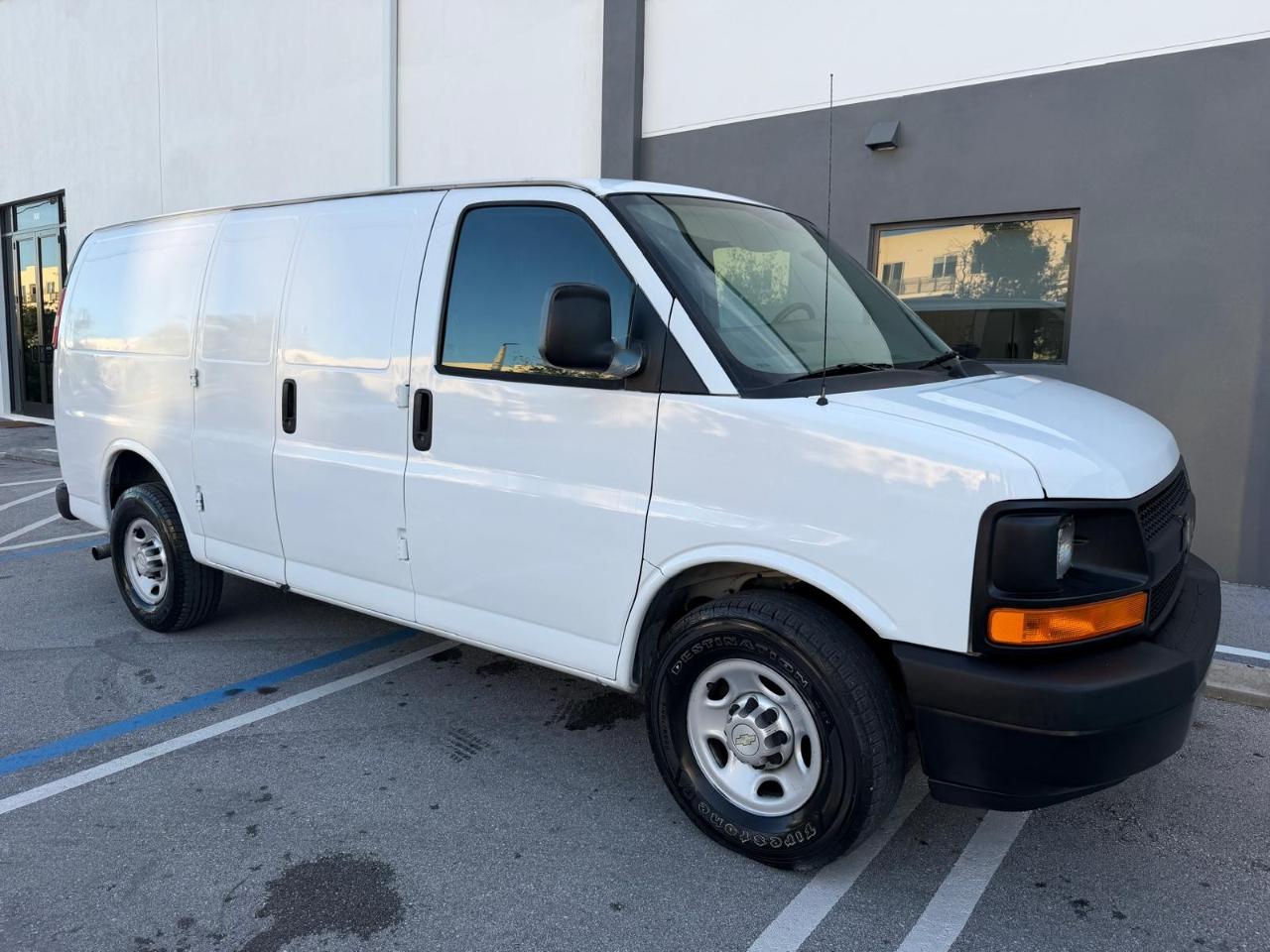 Chevrolet Express Cargo Van RWD 2500 135" 2012