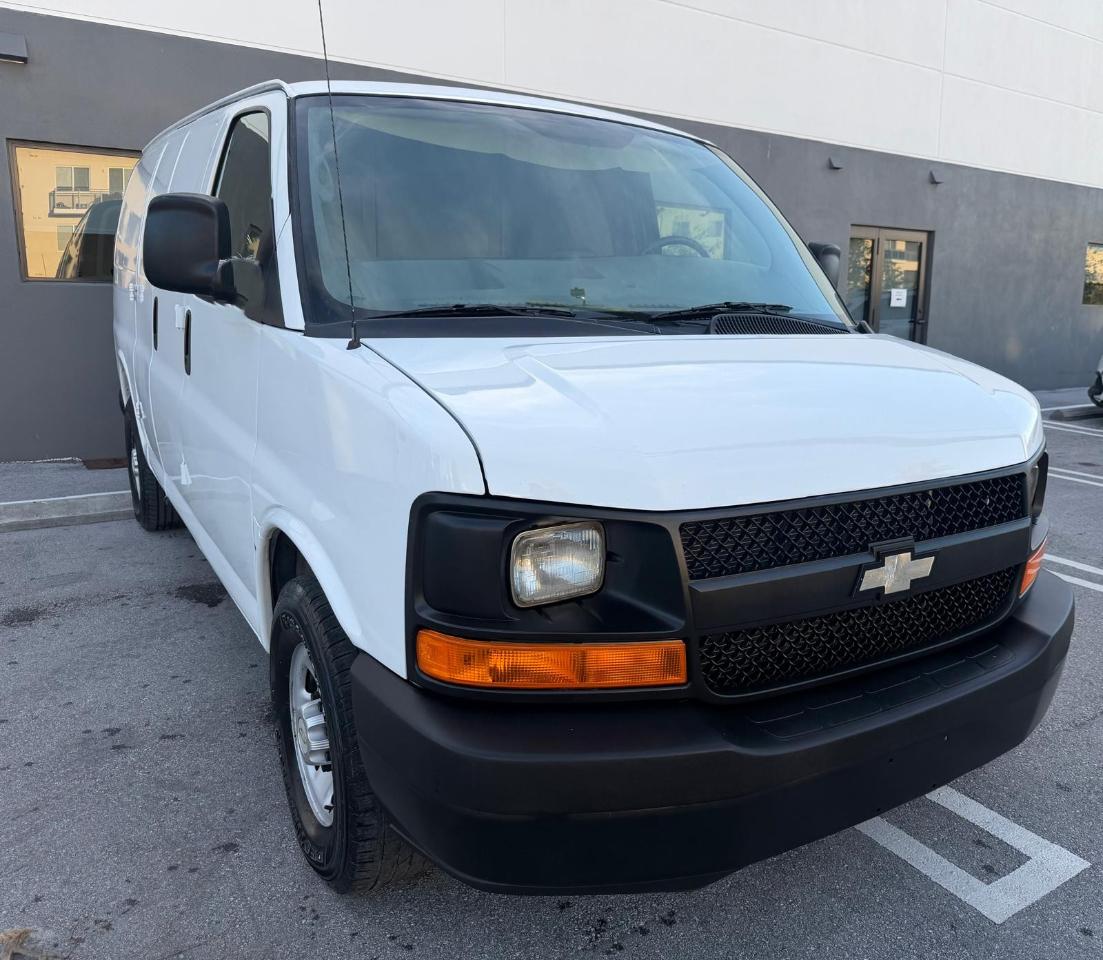 Chevrolet Express Cargo Van RWD 2500 135" 2012