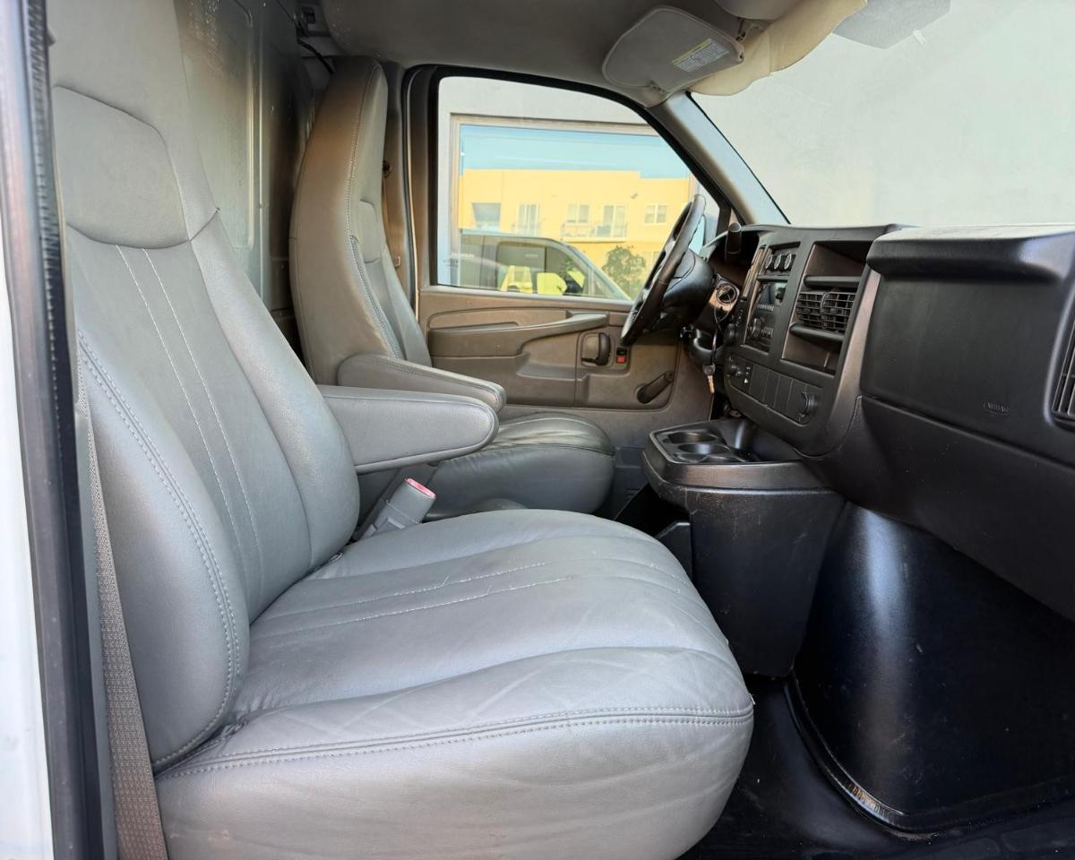 Chevrolet Express Cargo Van RWD 2500 135" 2012