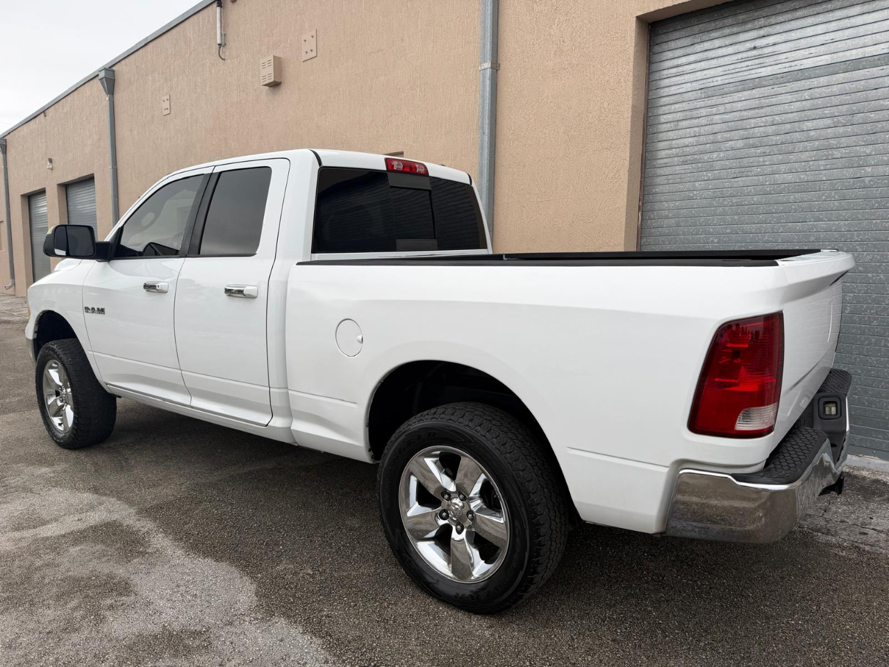 Dodge Ram 1500 2WD Quad Cab 140.5" SLT 2010