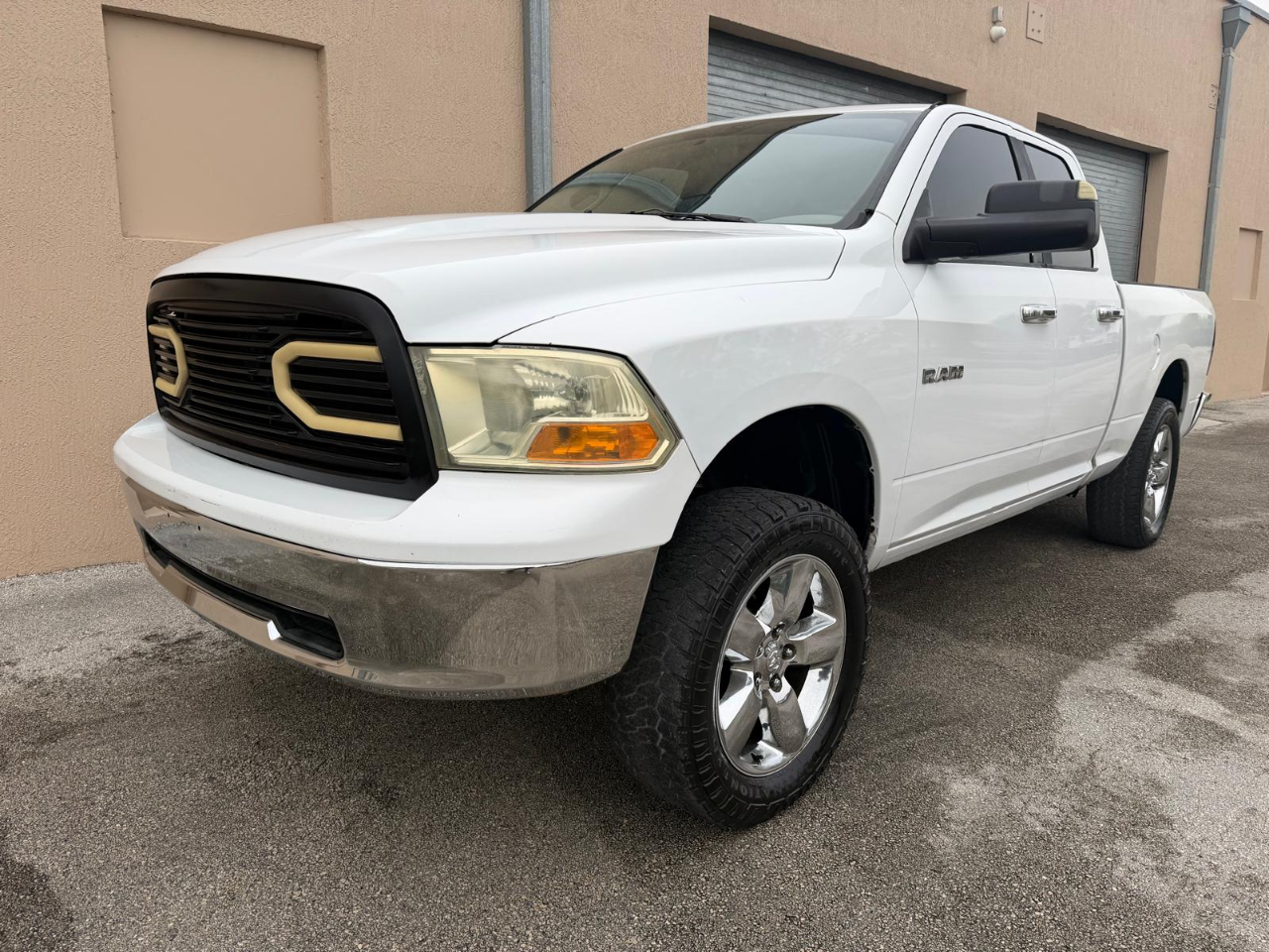 Dodge Ram 1500 2WD Quad Cab 140.5" SLT 2010