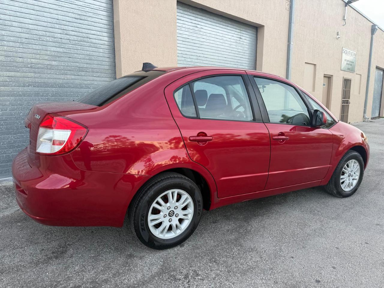 Suzuki SX4 4dr Sdn Man LE FWD 2012