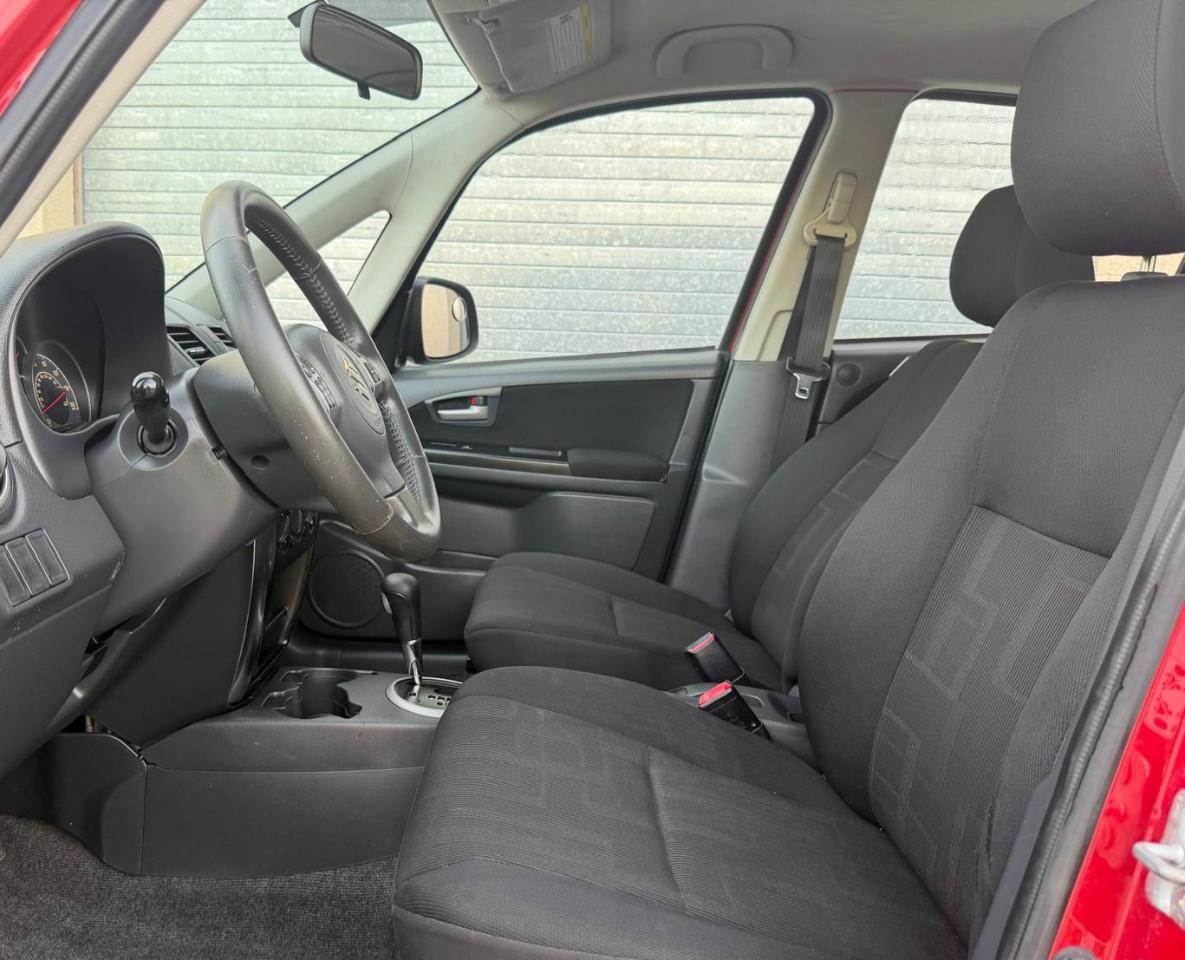 Suzuki SX4 4dr Sdn Man LE FWD 2012