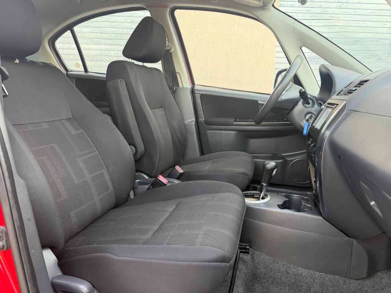 Suzuki SX4 4dr Sdn Man LE FWD 2012