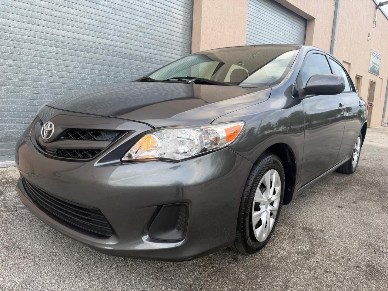 Toyota Corolla 4dr Sdn Auto LE (Natl) 2011