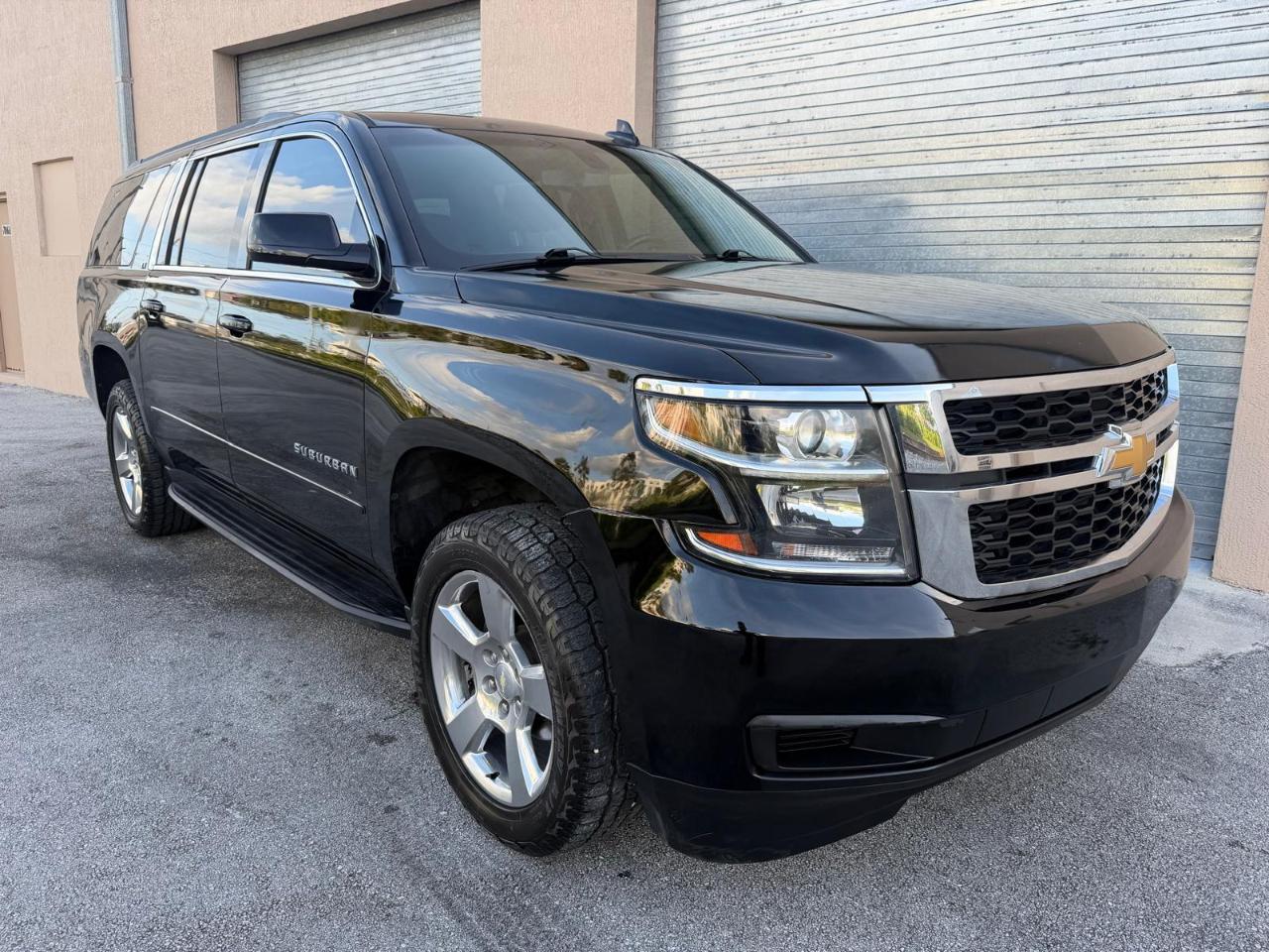Chevrolet Suburban 2WD 4dr 1500 LS 2017