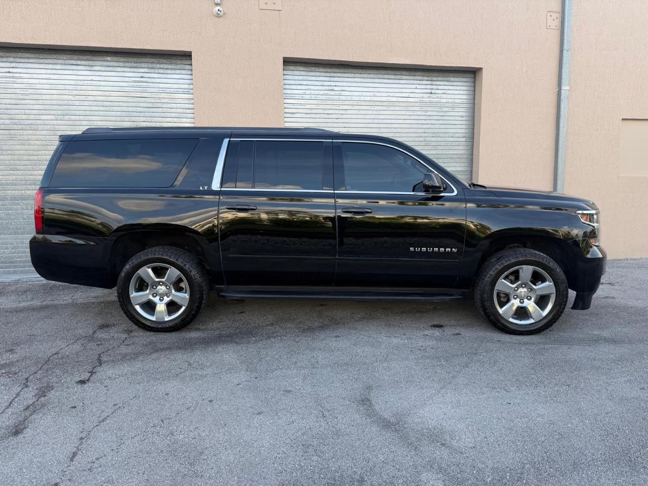 Chevrolet Suburban 2WD 4dr 1500 LS 2017