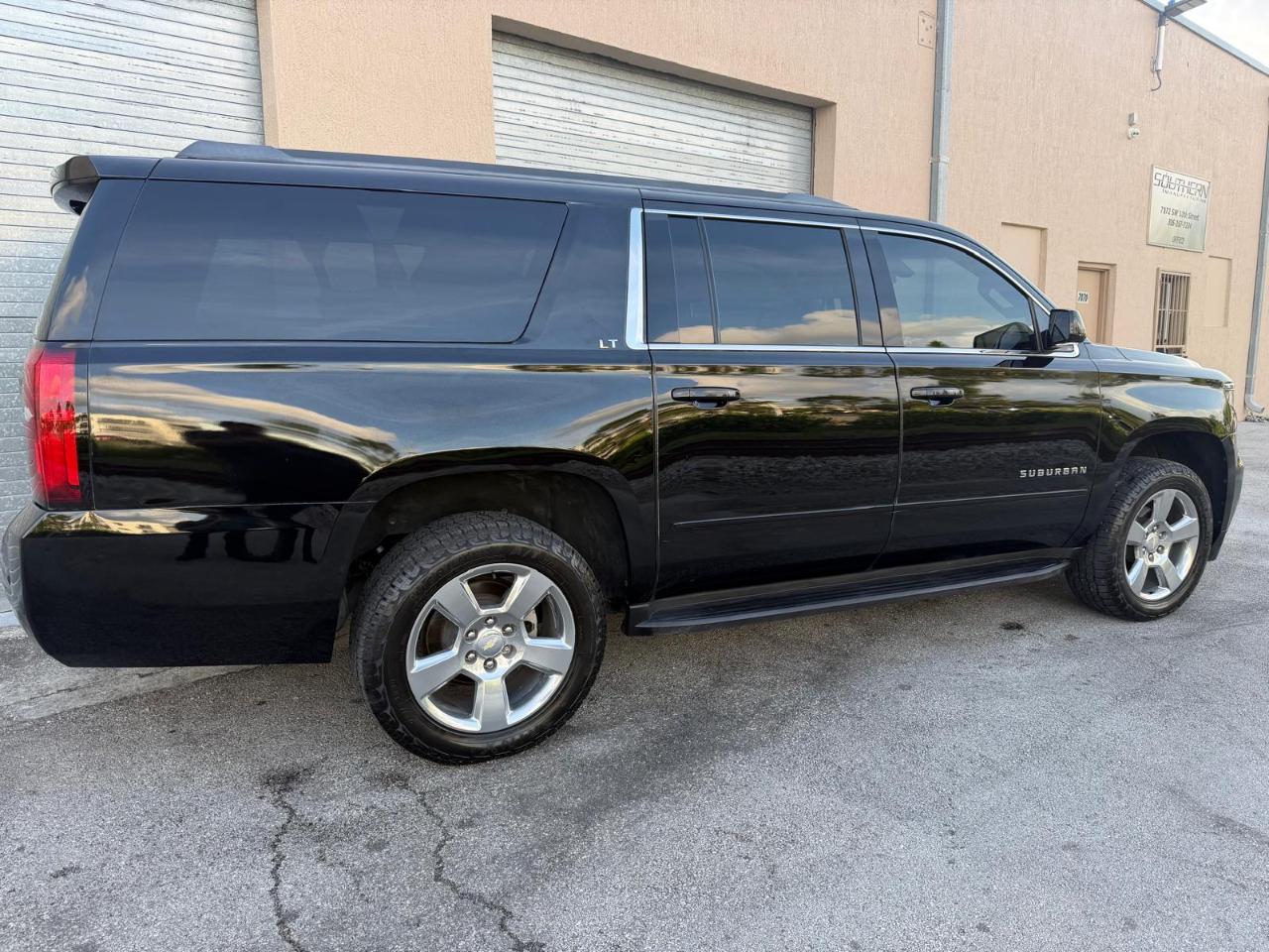 Chevrolet Suburban 2WD 4dr 1500 LS 2017