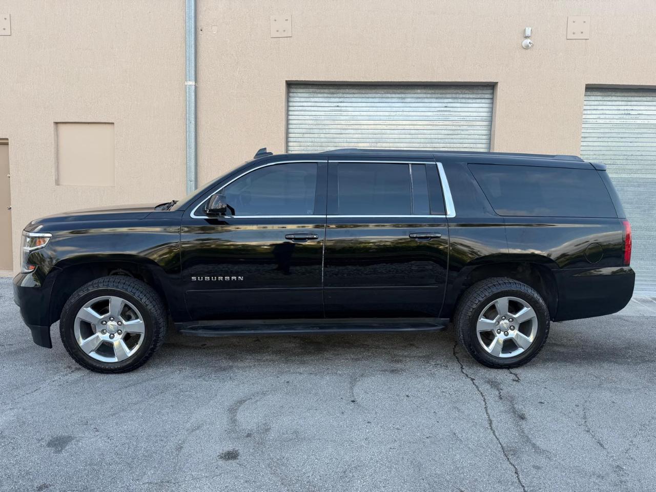 Chevrolet Suburban 2WD 4dr 1500 LS 2017