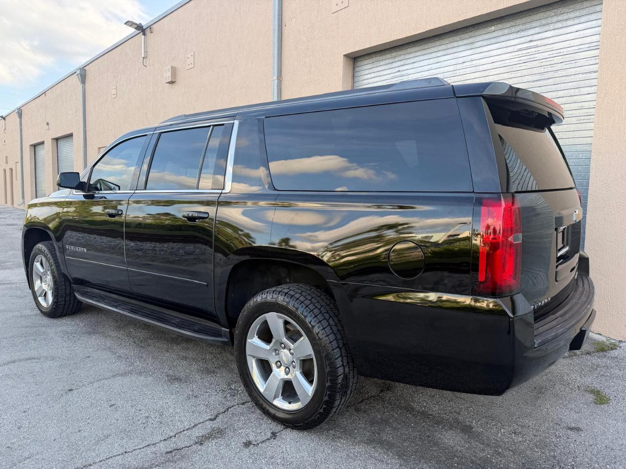 Chevrolet Suburban 2WD 4dr 1500 LS 2017