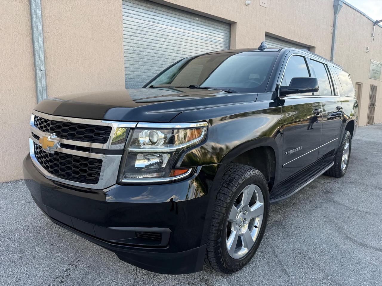 Chevrolet Suburban 2WD 4dr 1500 LS 2017