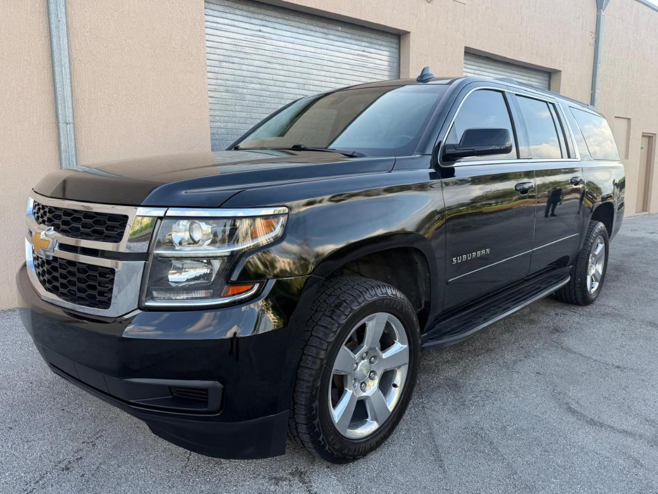 Chevrolet Suburban 2WD 4dr 1500 LS 2017