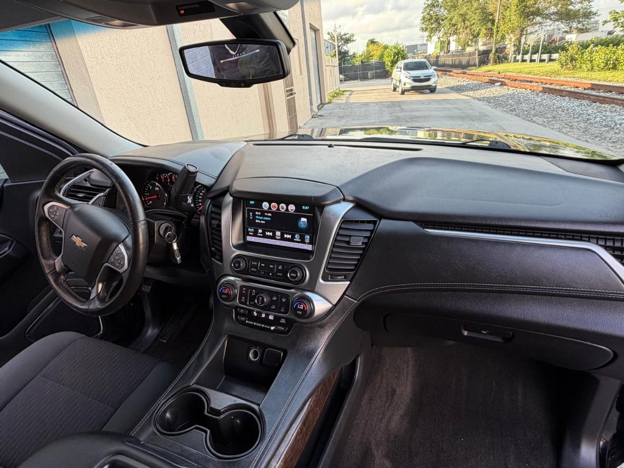 Chevrolet Suburban 2WD 4dr 1500 LS 2017