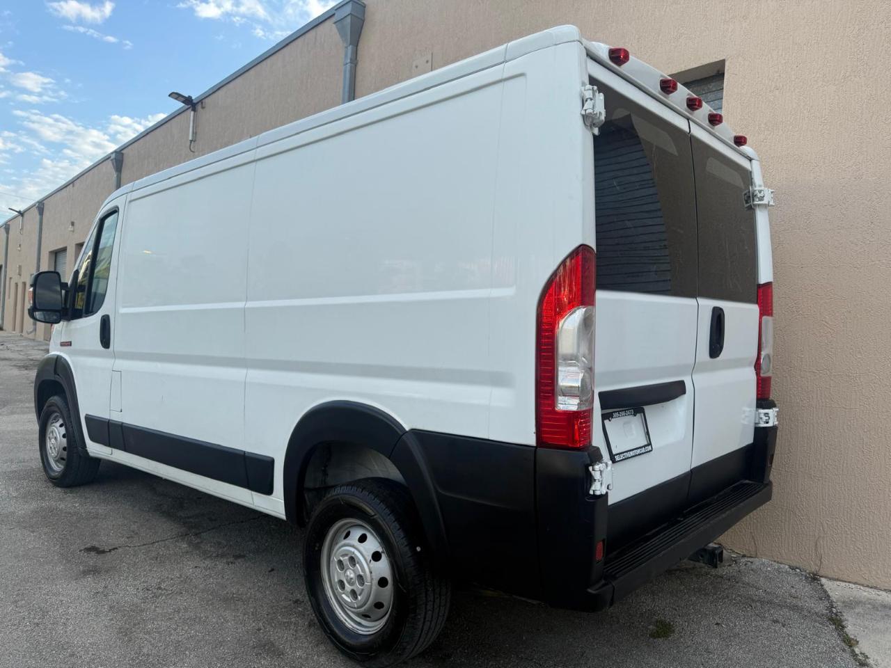 RAM ProMaster Cargo Van 1500 Low Roof 136" WB 2015
