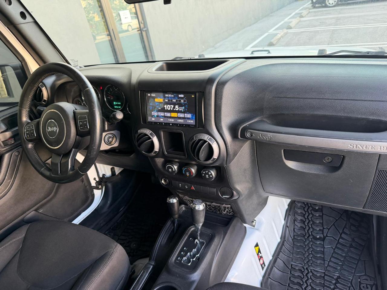 Jeep Wrangler 4WD 2dr Willys Wheeler 2015