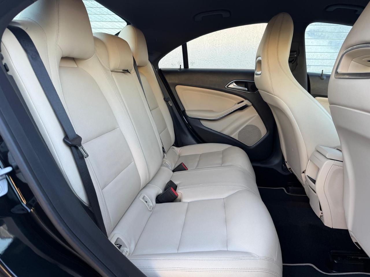 Mercedes-Benz CLA-Class 4dr Sdn CLA 250 FWD 2014