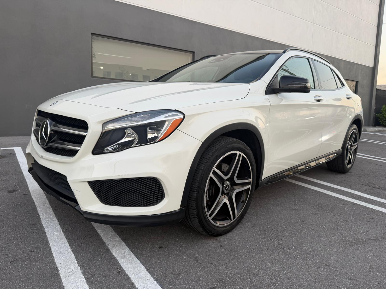 Mercedes-Benz GLA FWD 4dr GLA 250 2016