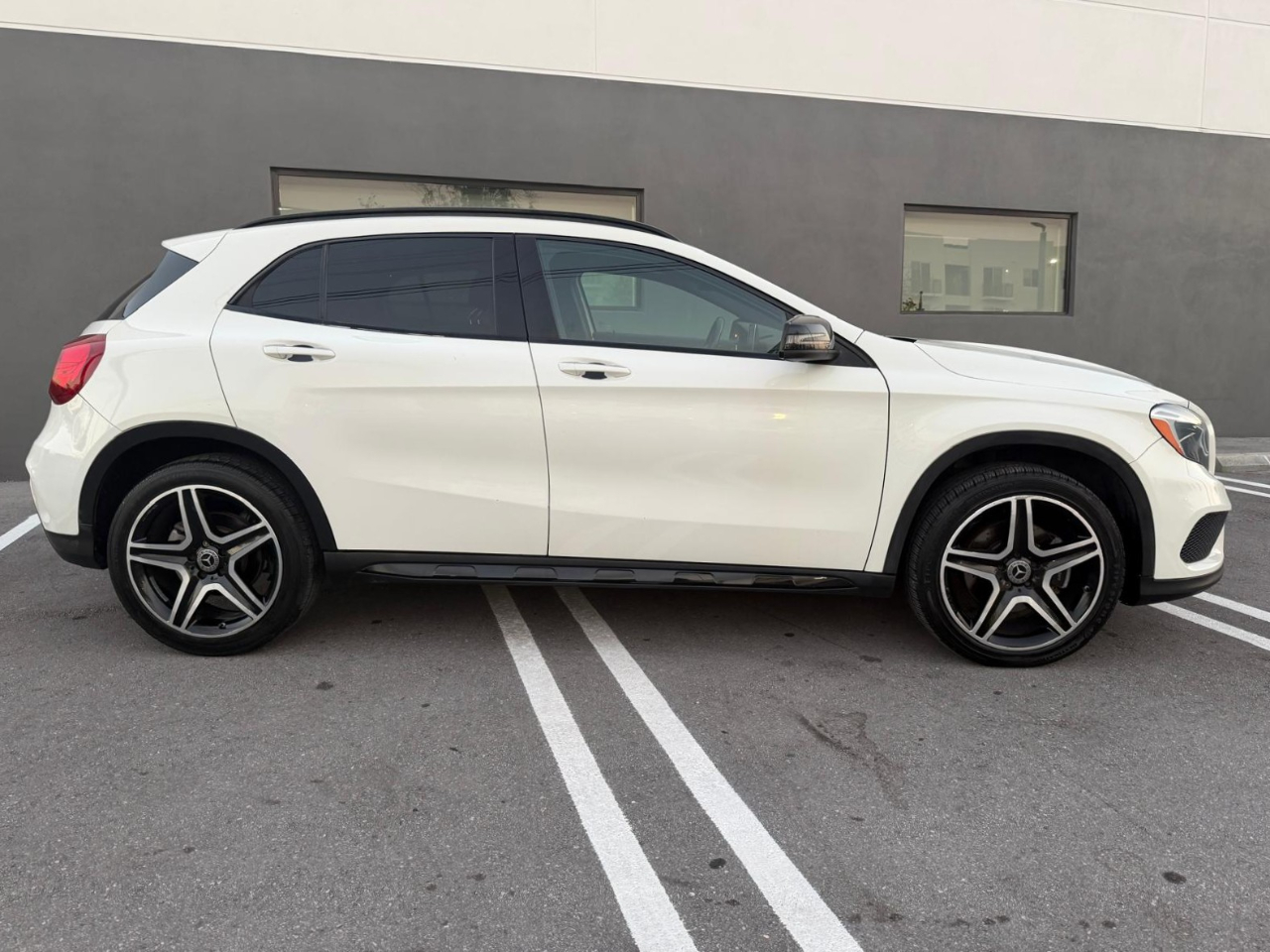 Mercedes-Benz GLA FWD 4dr GLA 250 2016