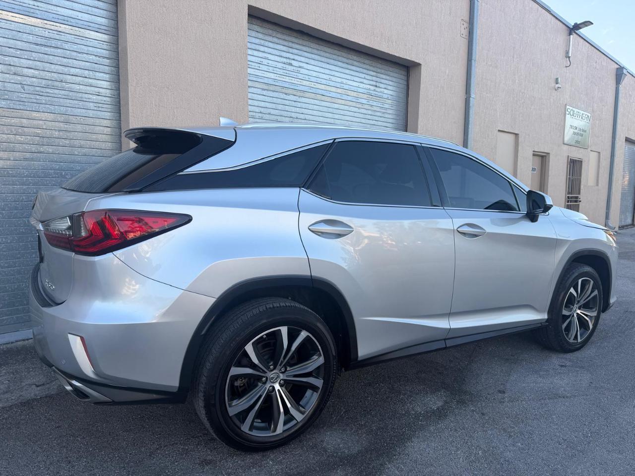 Lexus RX RX 350 FWD 2017