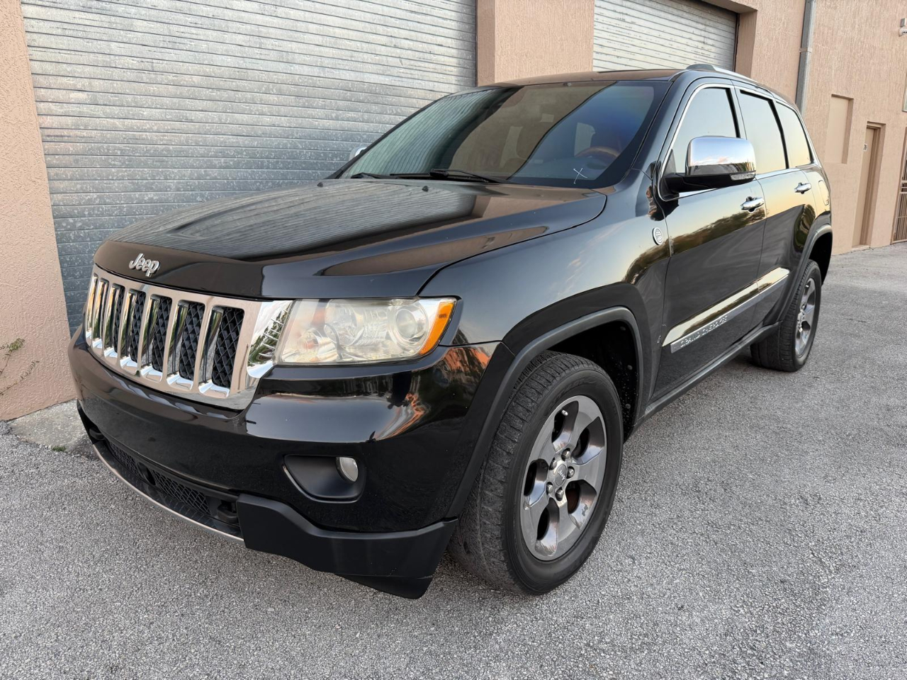 Jeep Grand Cherokee 4WD 4dr Overland 2011