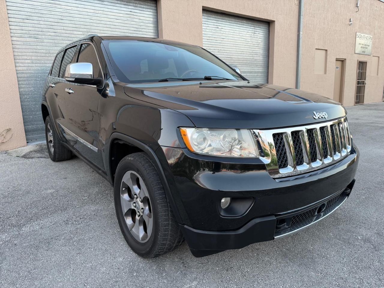 Jeep Grand Cherokee 4WD 4dr Overland 2011