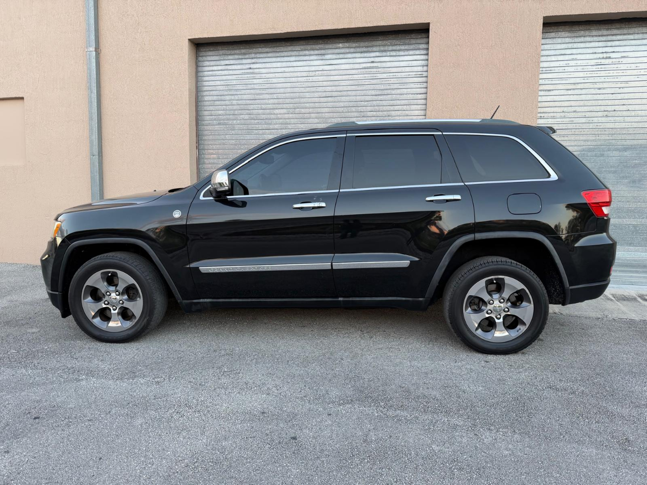 Jeep Grand Cherokee 4WD 4dr Overland 2011