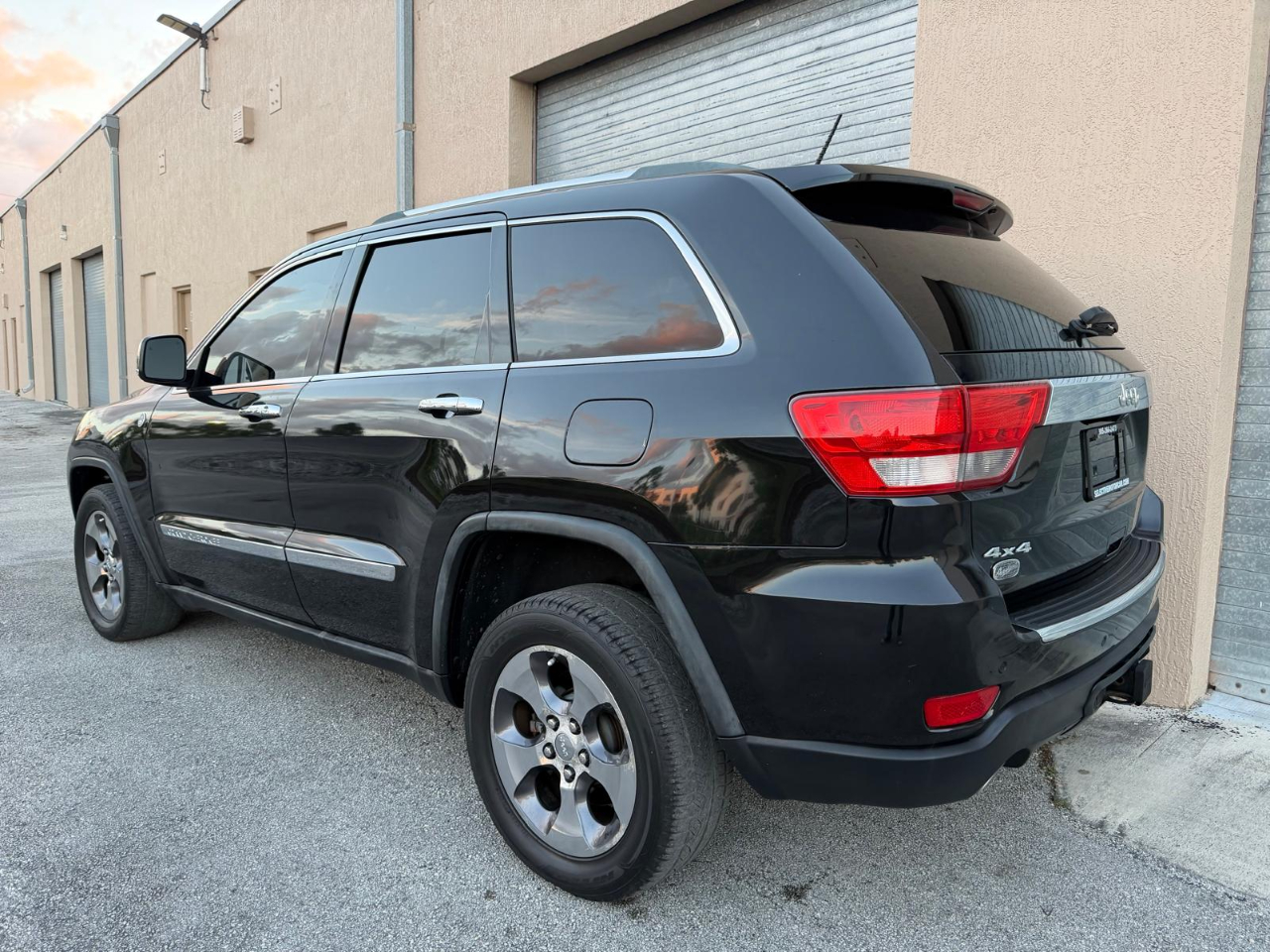 Jeep Grand Cherokee 4WD 4dr Overland 2011