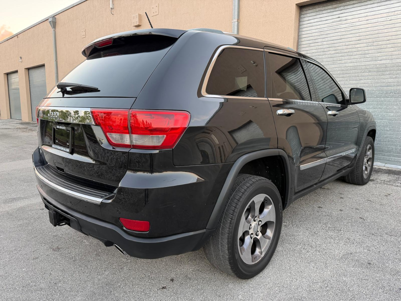 Jeep Grand Cherokee 4WD 4dr Overland 2011