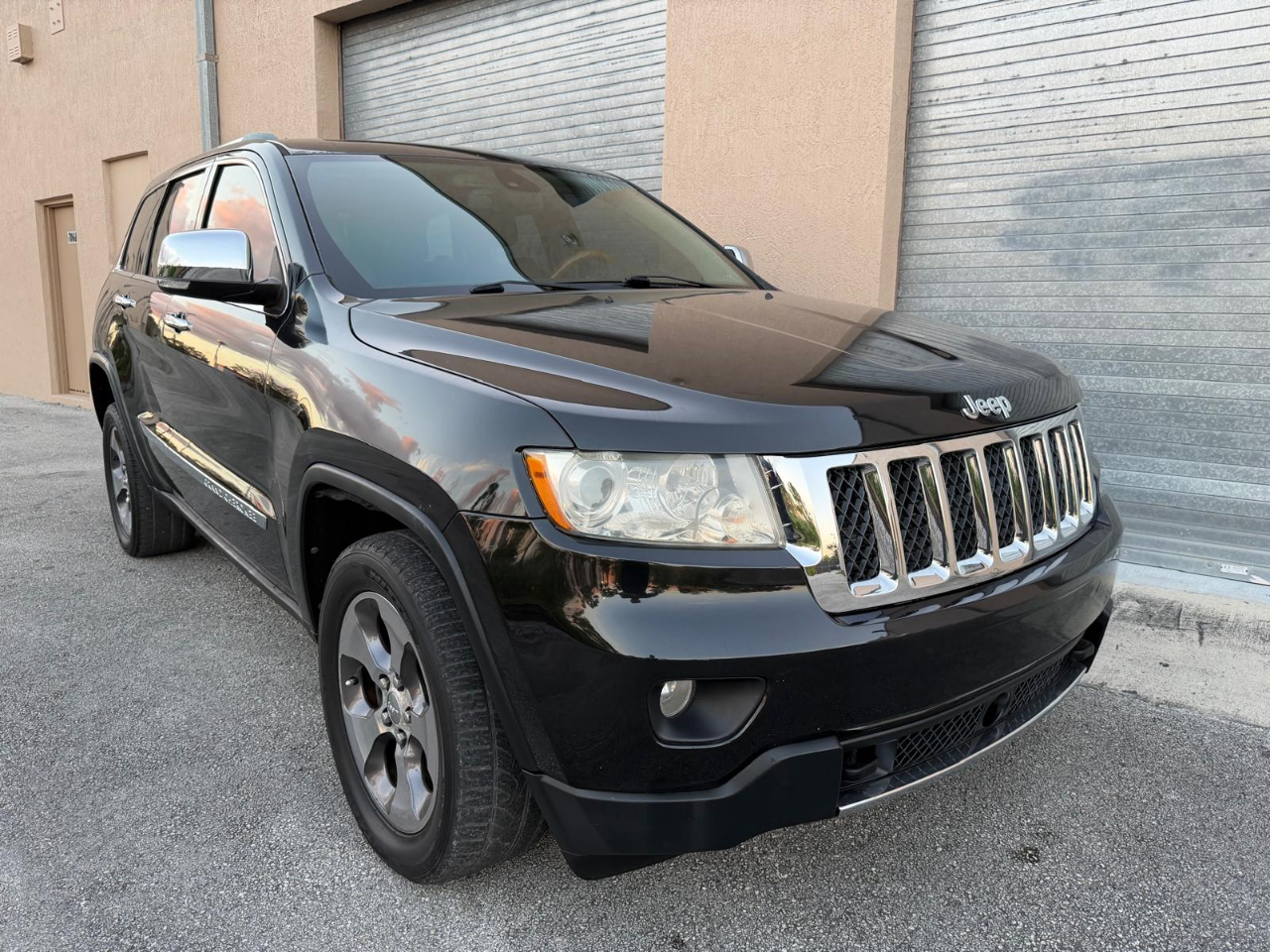 Jeep Grand Cherokee 4WD 4dr Overland 2011