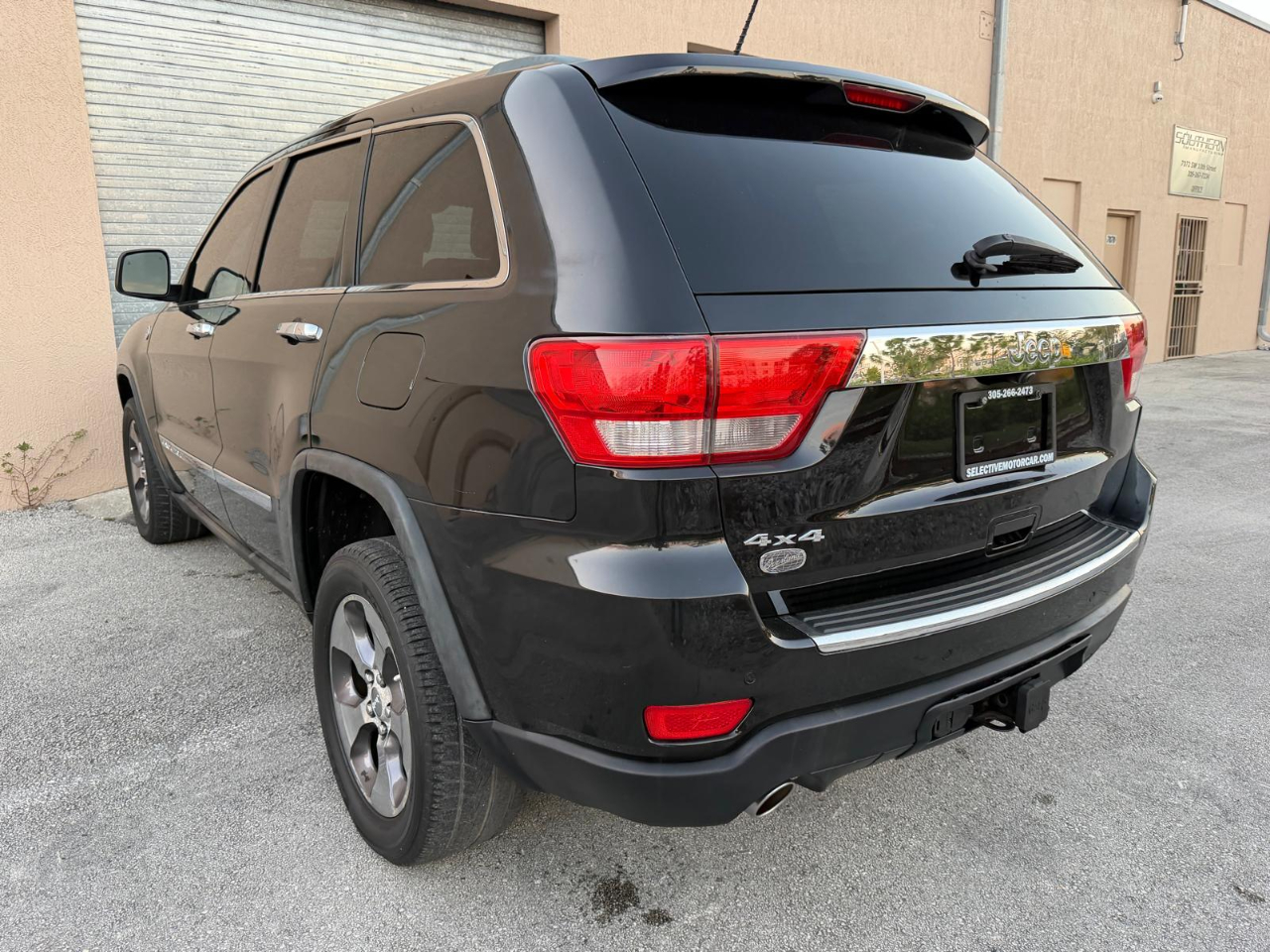 Jeep Grand Cherokee 4WD 4dr Overland 2011