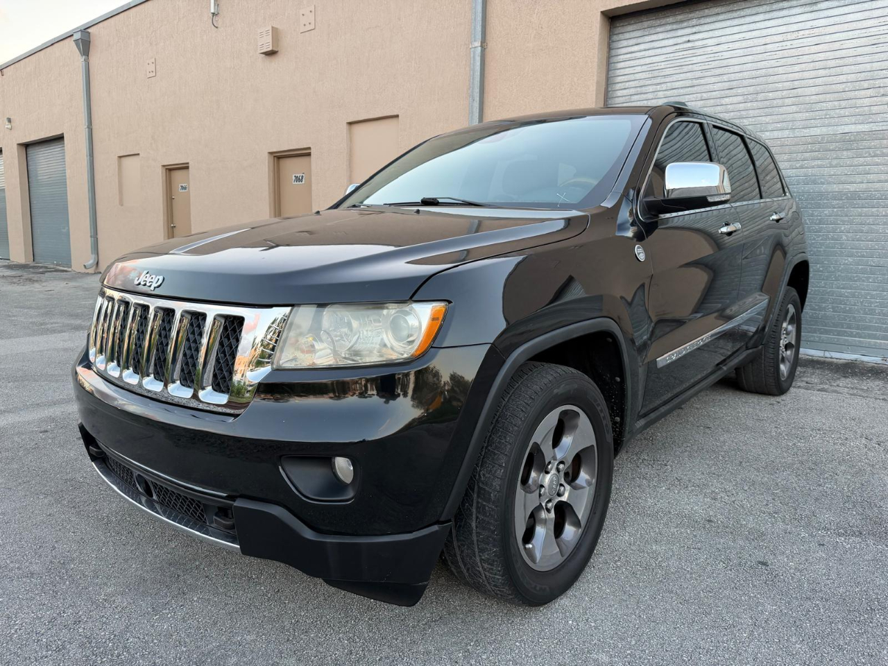 Jeep Grand Cherokee 4WD 4dr Overland 2011