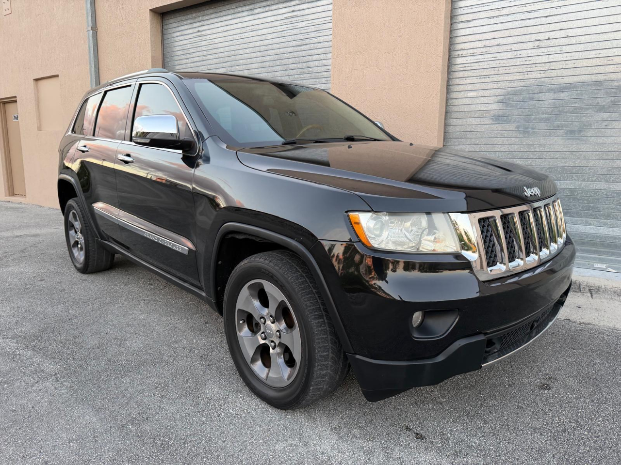 Jeep Grand Cherokee 4WD 4dr Overland 2011