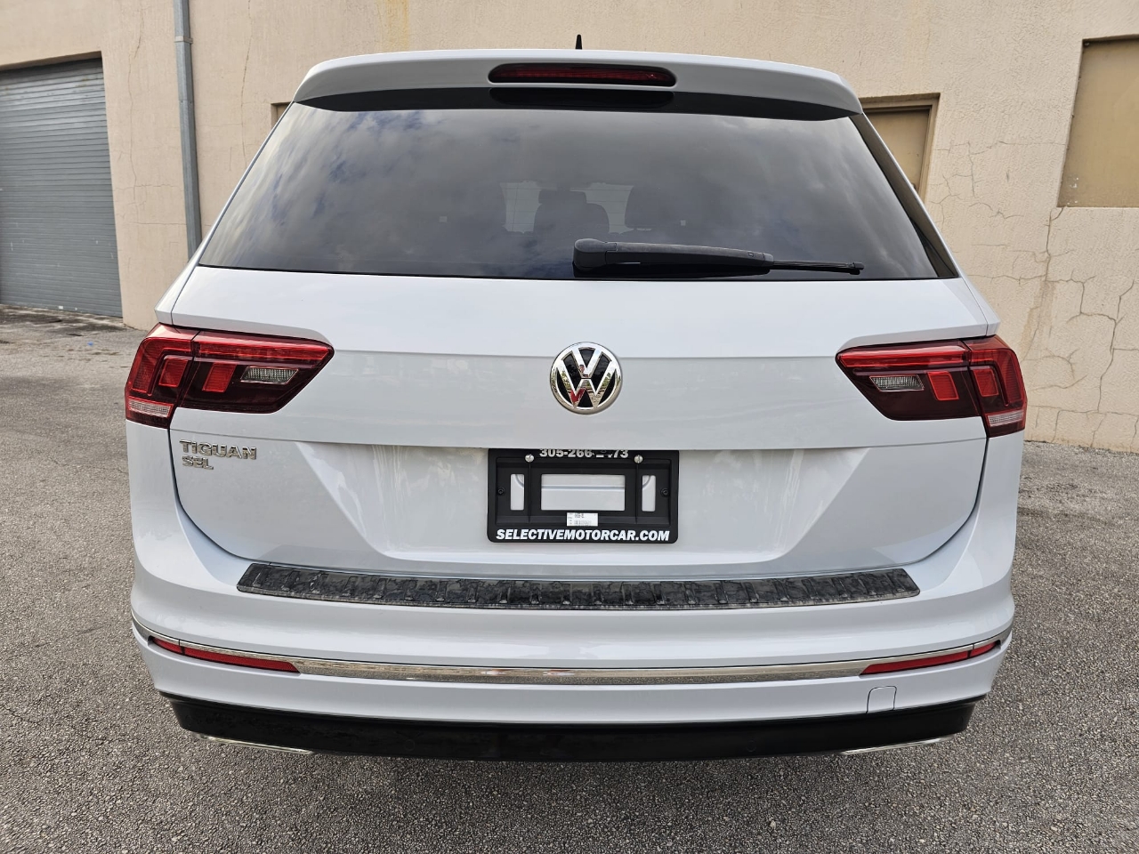 Volkswagen Tiguan 2.0T SEL R-Line Black FWD 2019 Volkswagen Tiguan 2.0T SEL R-Line Black FWD 2019