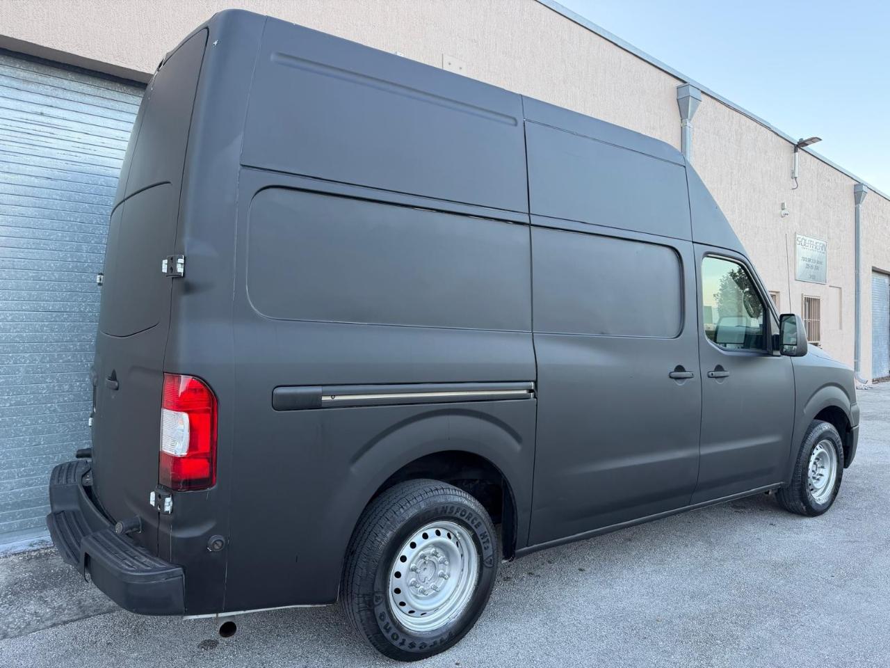 Nissan NV High Roof 2500 V6 SV 2014
