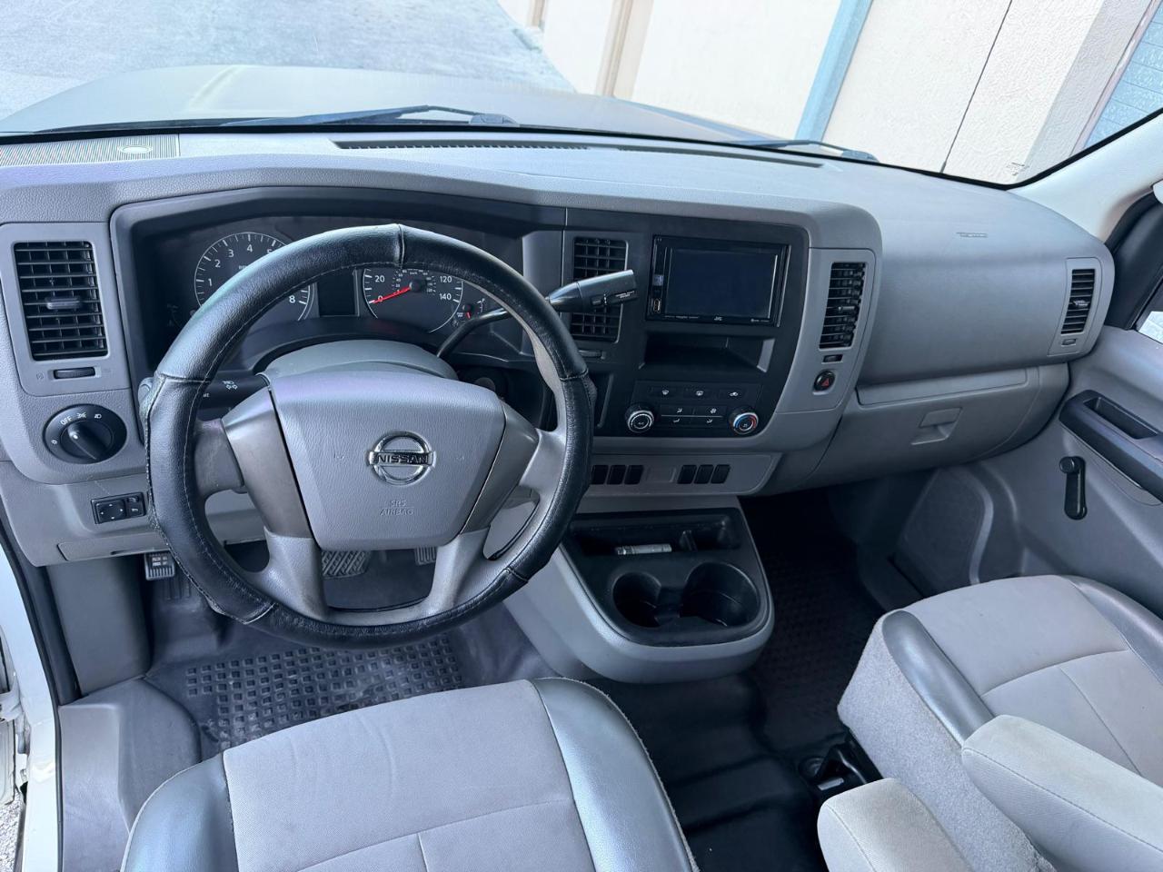 Nissan NV High Roof 2500 V6 SV 2014