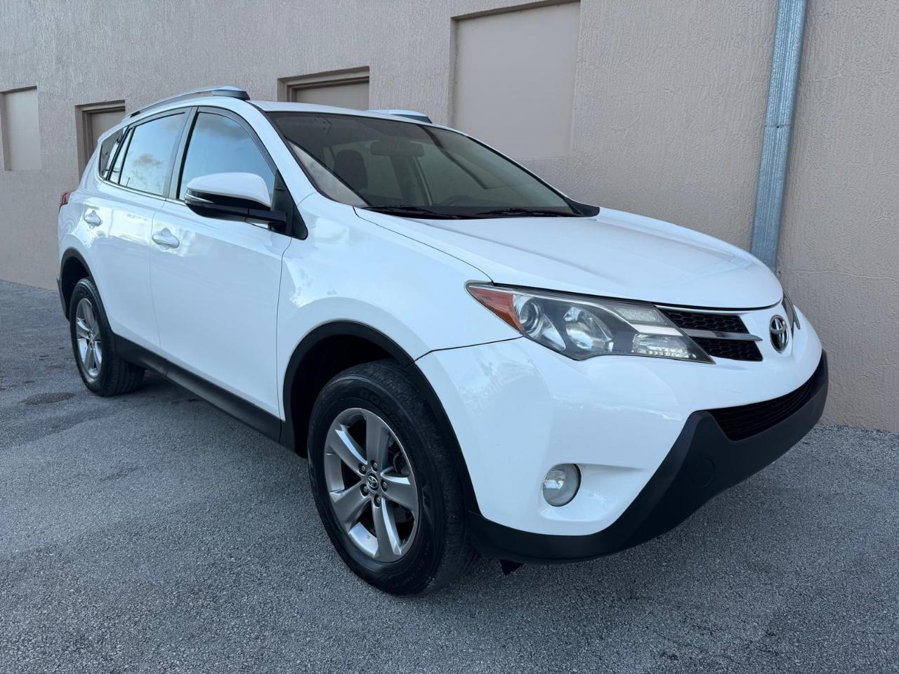 Toyota RAV4 FWD 4dr XLE (Natl) 2015
