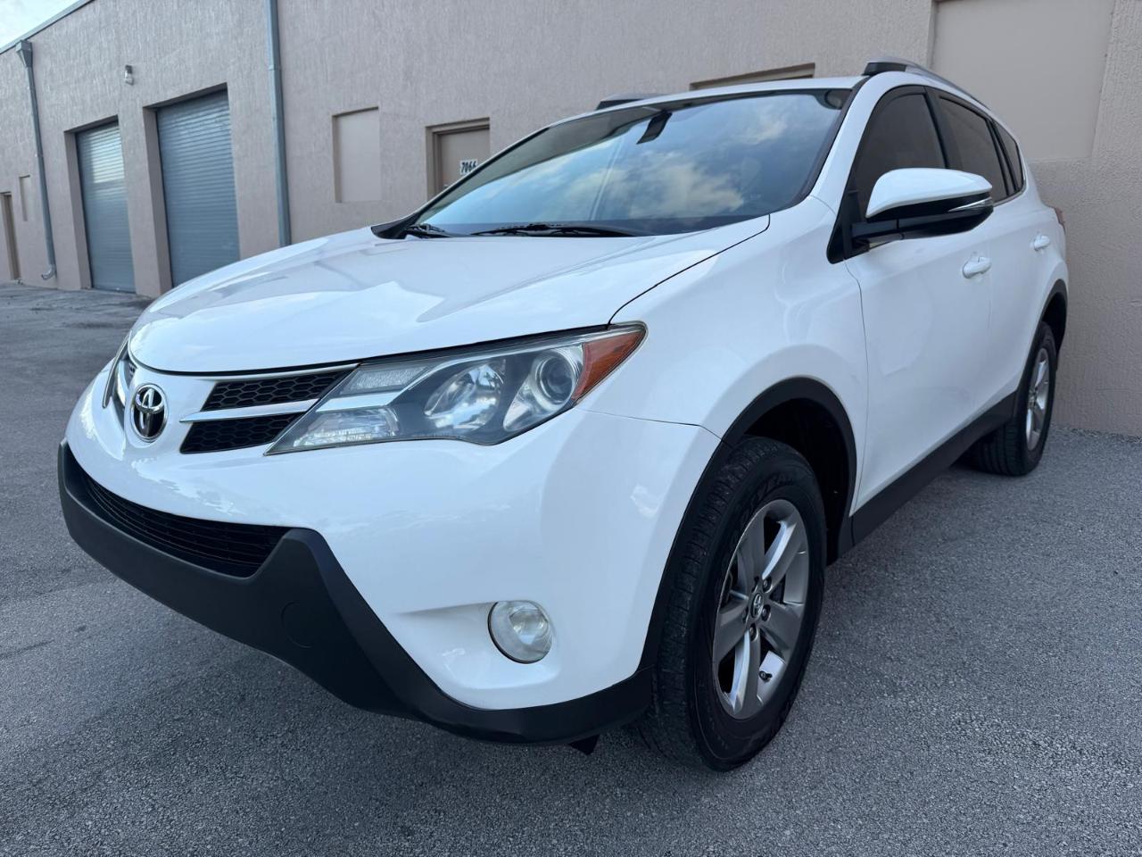 Toyota RAV4 FWD 4dr XLE (Natl) 2015