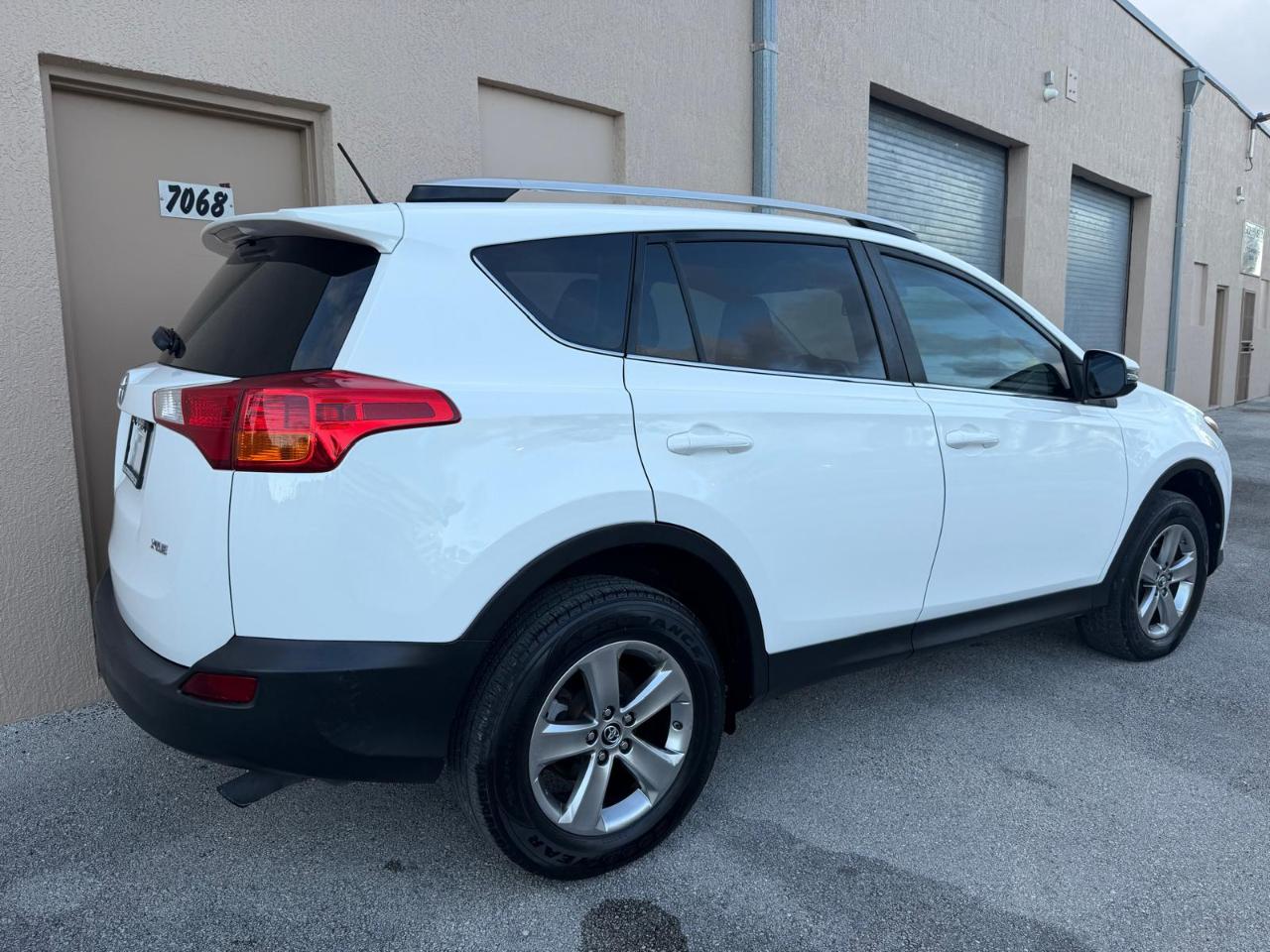 Toyota RAV4 FWD 4dr XLE (Natl) 2015