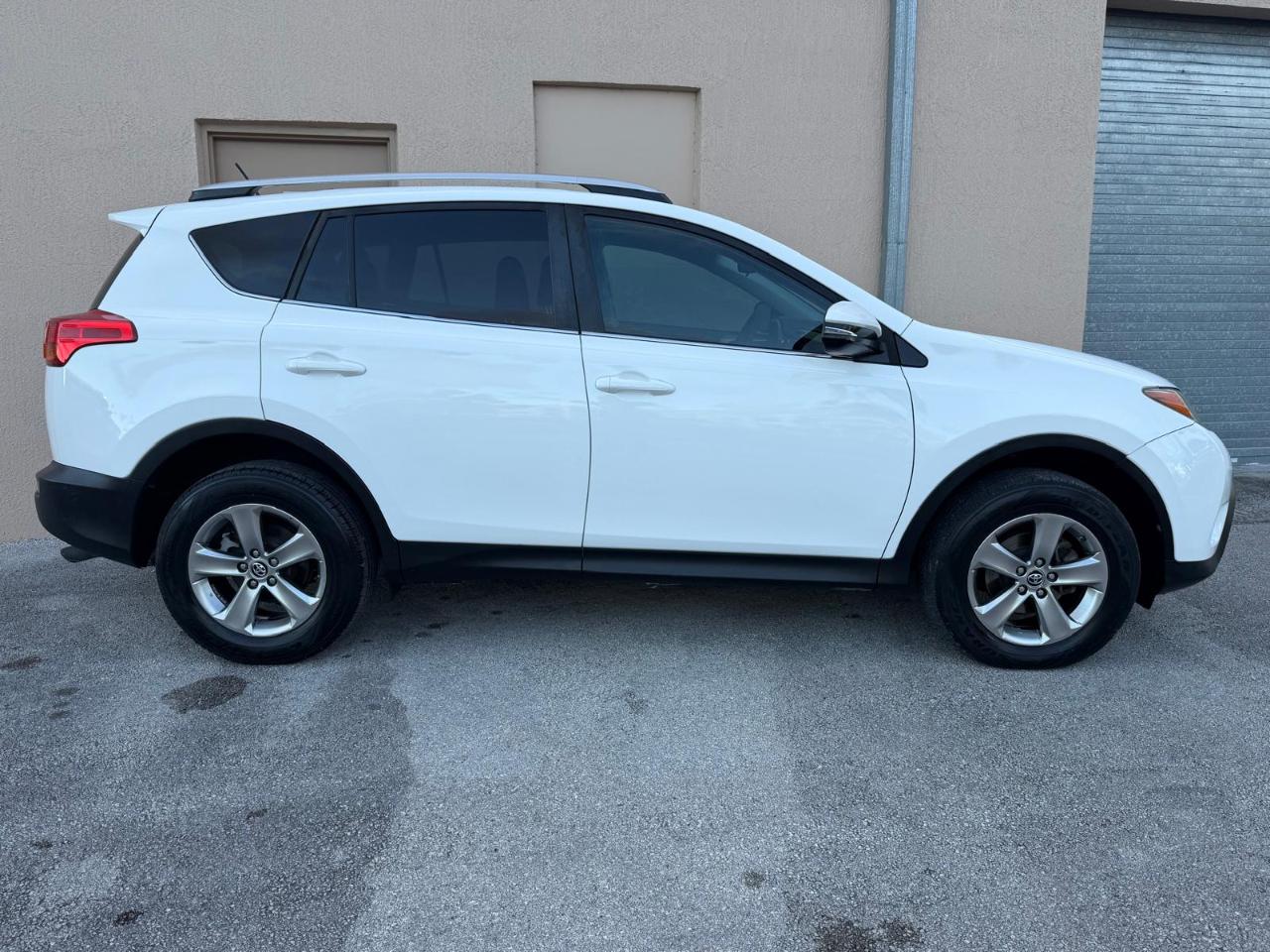 Toyota RAV4 FWD 4dr XLE (Natl) 2015