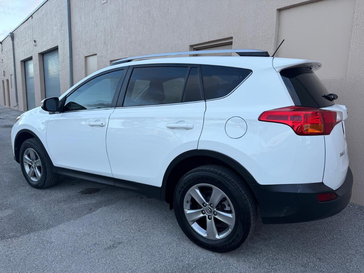 Toyota RAV4 FWD 4dr XLE (Natl) 2015