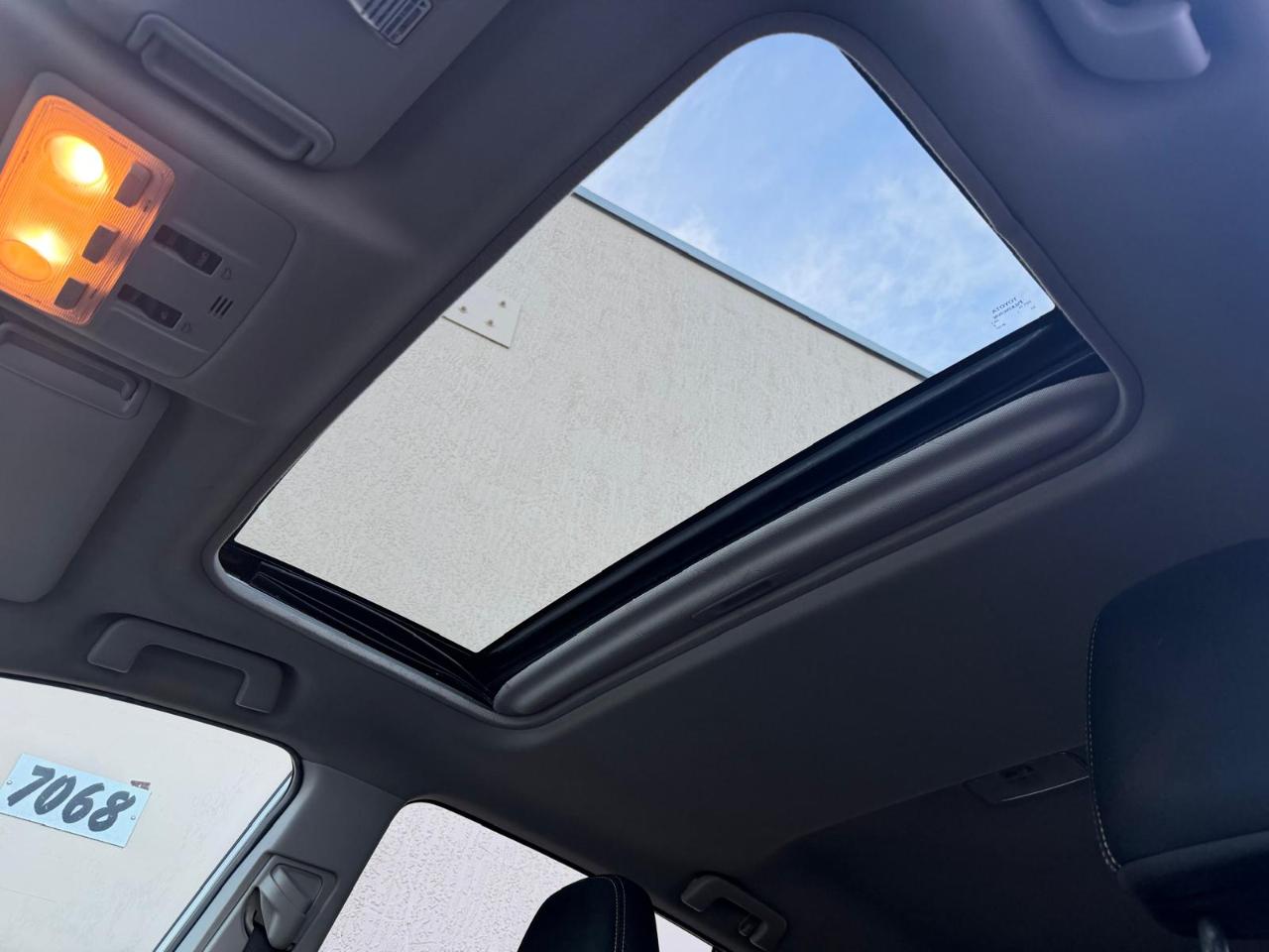 Toyota RAV4 FWD 4dr XLE (Natl) 2015