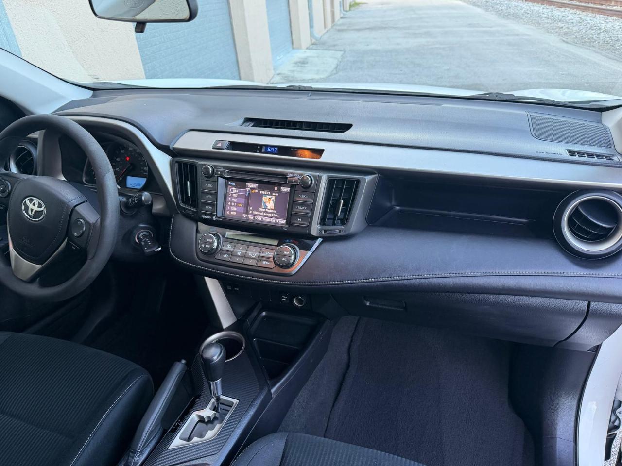 Toyota RAV4 FWD 4dr XLE (Natl) 2015