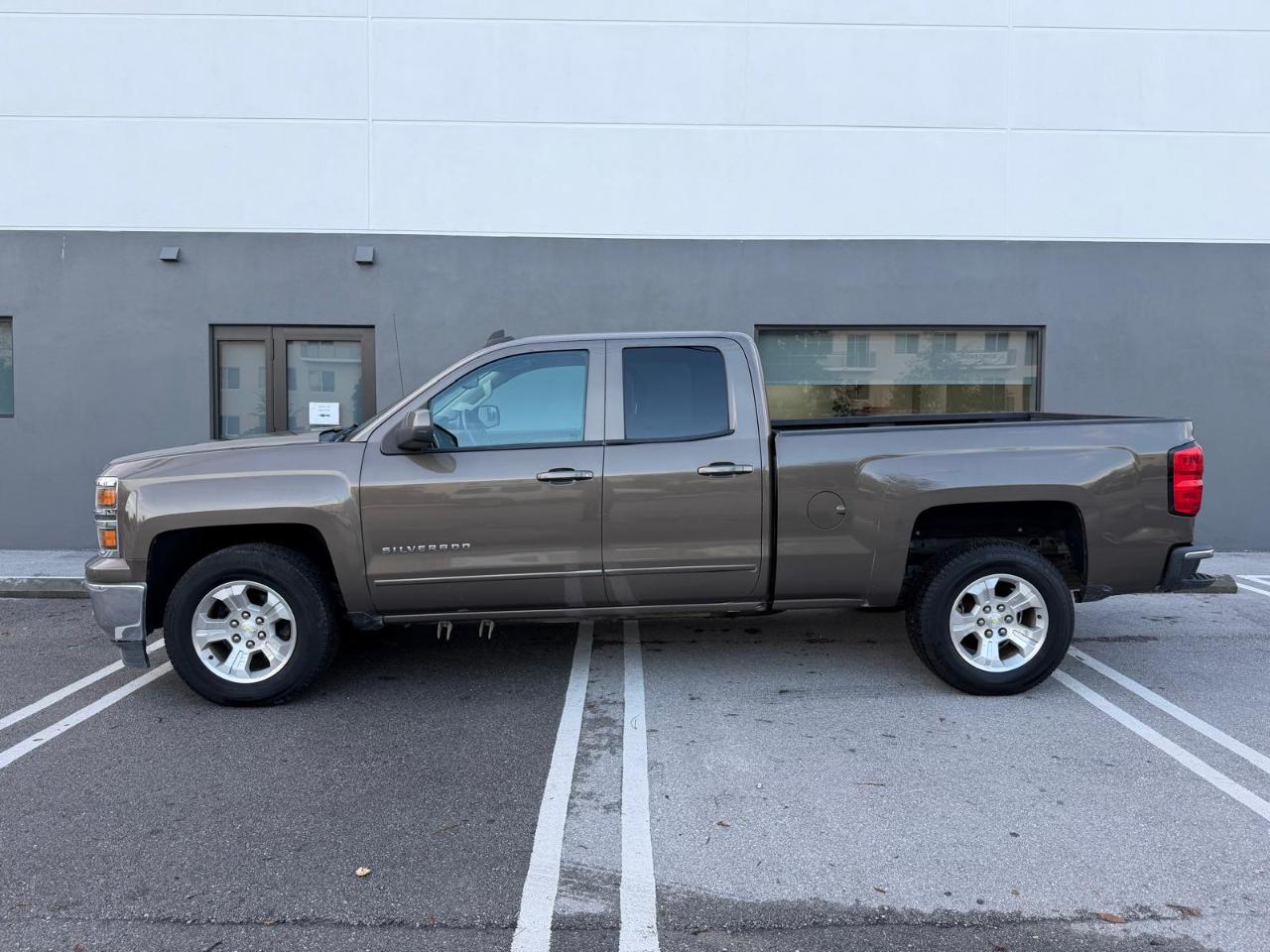 Chevrolet Silverado 1500 2WD Double Cab 143.5" LT w/2LT 2015